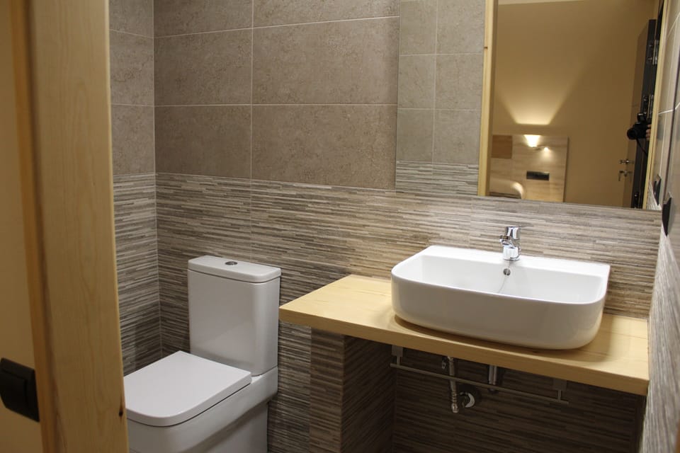 Classic Double Room | Bathroom sink