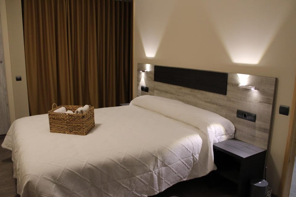 Soundproofing, free WiFi, bed sheets