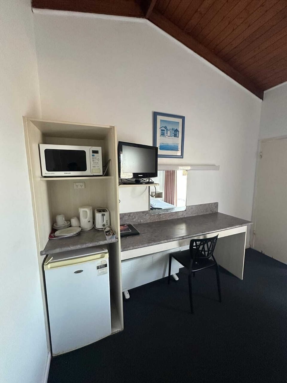 Standard Queen Room  | 1 bedroom, blackout drapes, free WiFi, bed sheets