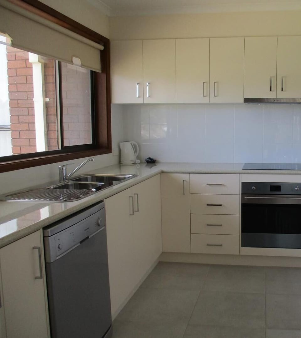 Coffee/tea maker, electric kettle, highchair