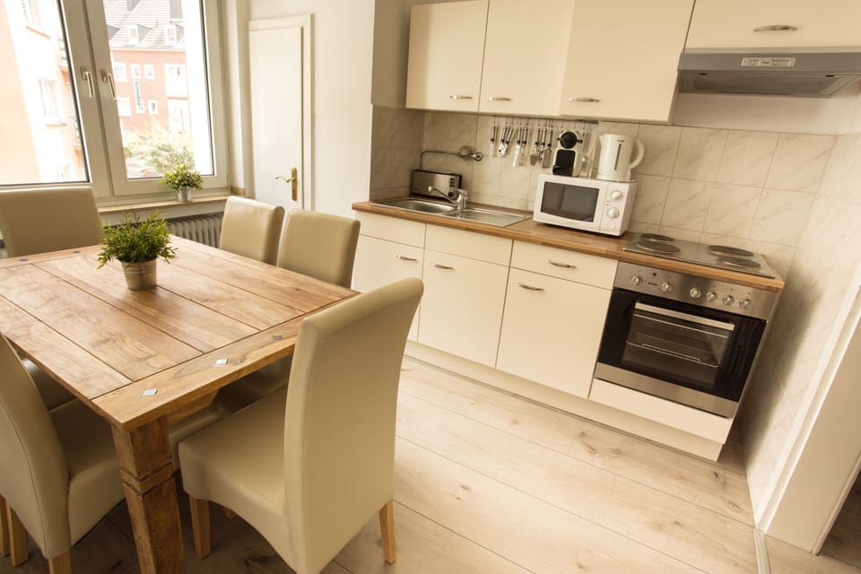 Luxury Apartment, 2 Bedrooms, Kitchen | Private kitchen | Espresso maker, coffee/tea maker, electric kettle