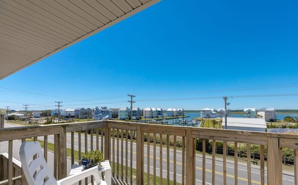 Street-Side Deck off Queen Bedroom
