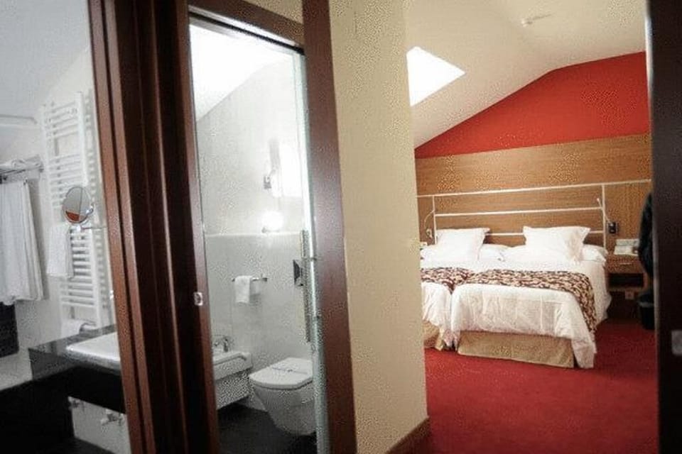 In-room safe, soundproofing