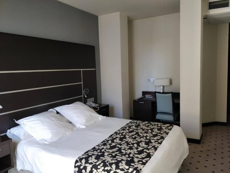 In-room safe, soundproofing