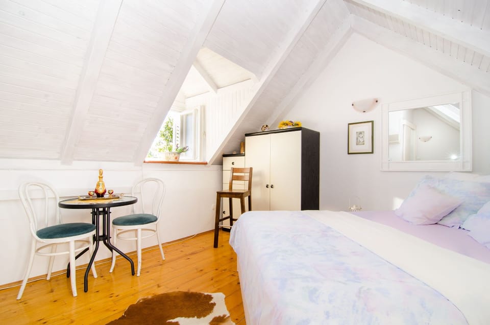 Double Room, City View | Free WiFi, bed sheets