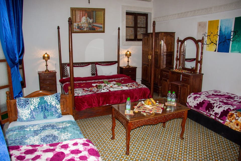 Classic Quadruple Room | Desk, iron/ironing board (on request), WiFi (free), bed sheets