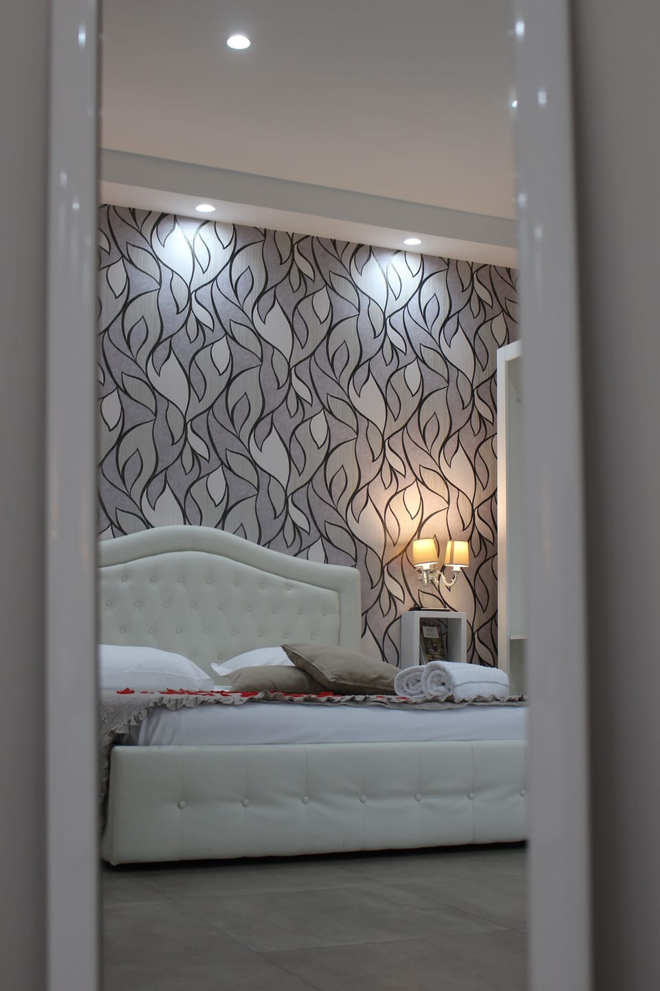 Business Triple Room, Jetted Tub (7) | Down comforters, desk, soundproofing, iron/ironing board
