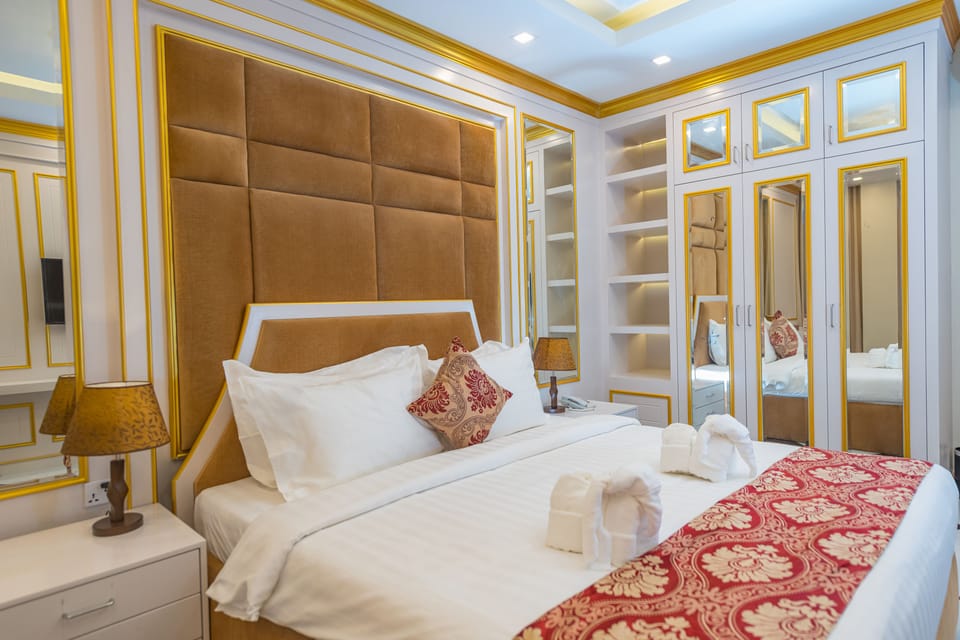 Royal Studio Suite | In-room safe, blackout drapes, soundproofing, free WiFi