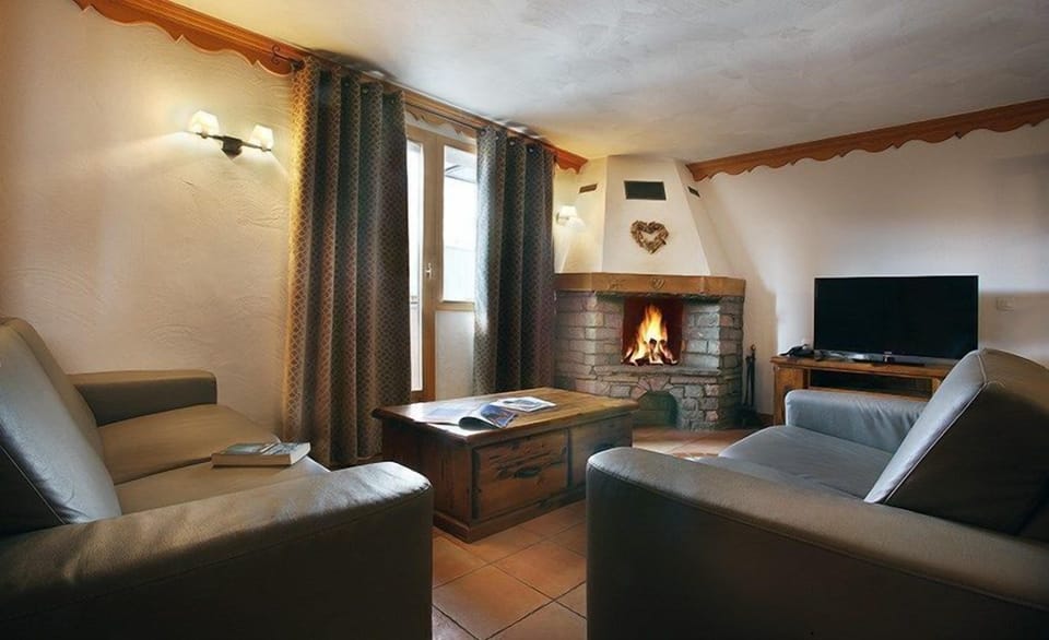 Come and stay in our cozy and charming apartment with a fireplace!