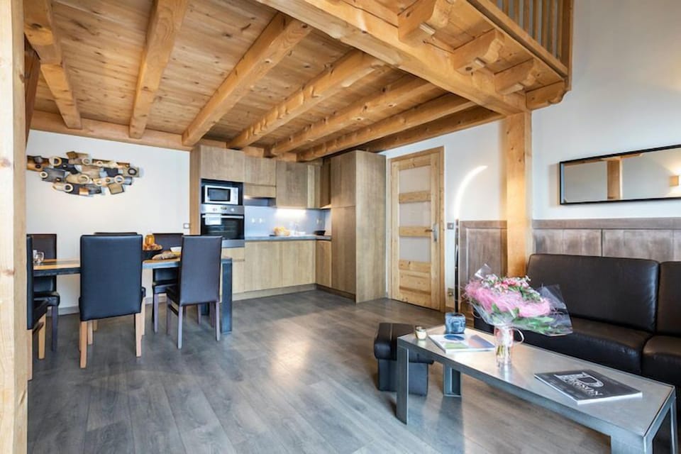 Stay in our charming and rustic apartment in the mountains!