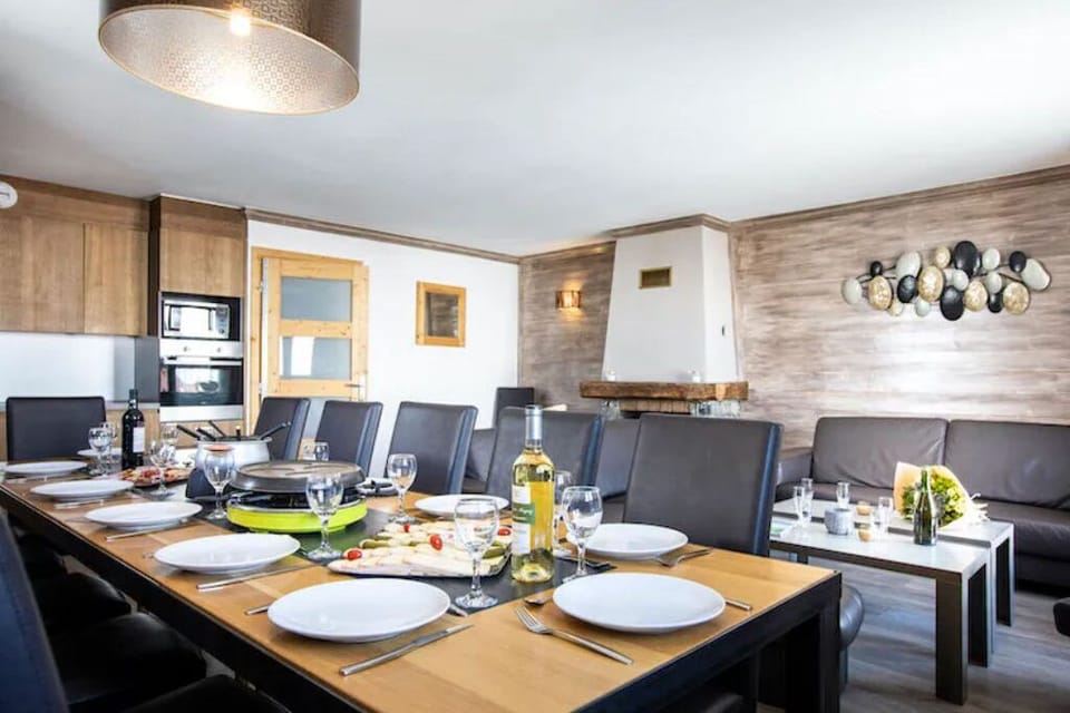 Tuck into a great snack you’ve prepared in your kitchen.