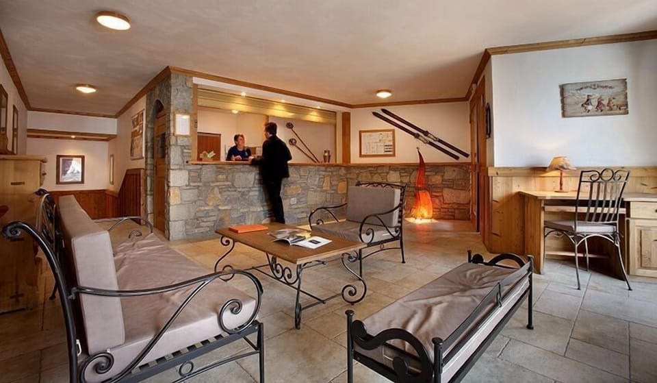 The welcoming lobby provides a lounge area for guests to relax.