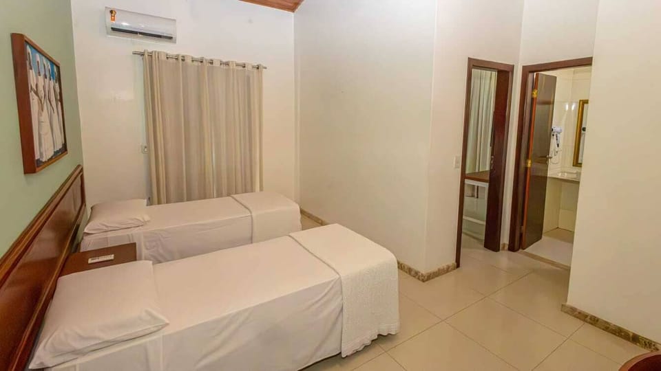 Conjugado Luxo (Família Luxo) | Minibar, in-room safe, desk, blackout drapes