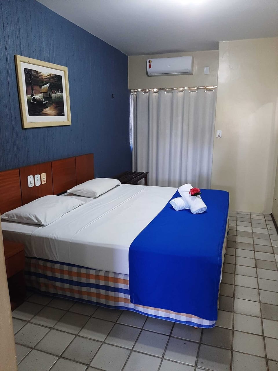 Standard Double or Twin Room | In-room safe, iron/ironing board, free WiFi, bed sheets