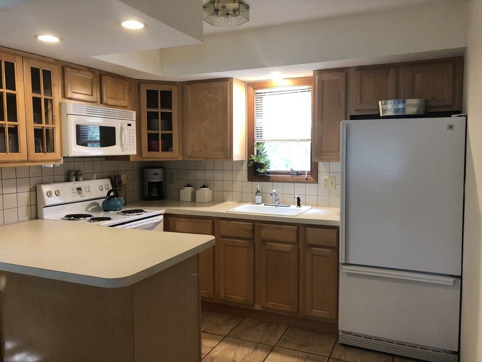 kitchen with appliances