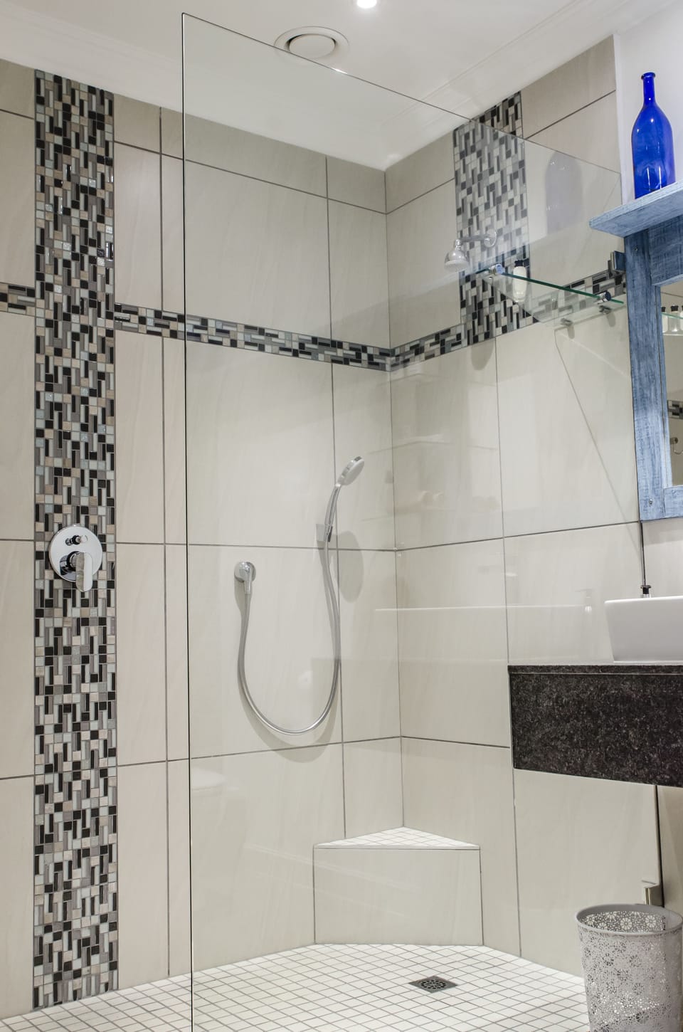 3 Way View (3) | Bathroom shower