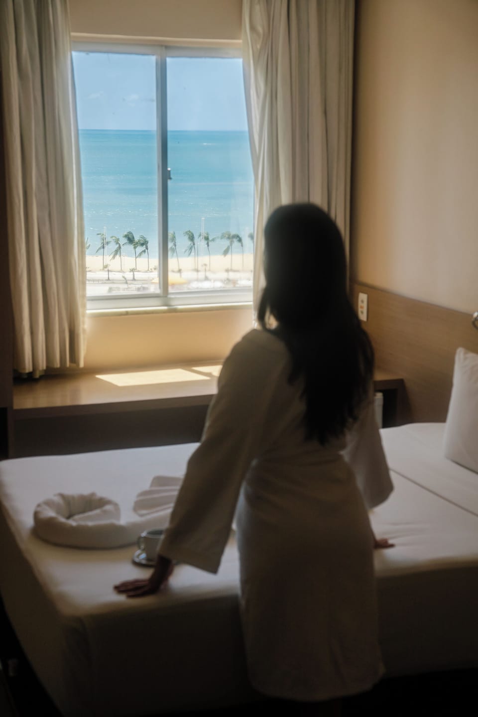 Standard Room | Minibar, in-room safe, desk, blackout drapes