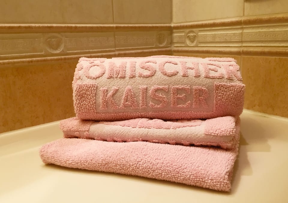 Deluxe Double Room | Bathroom | Combined shower/tub, free toiletries, hair dryer, bathrobes
