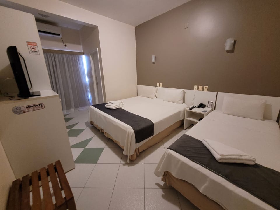 Apartamento Executivo | Desk, free WiFi, bed sheets, wheelchair access