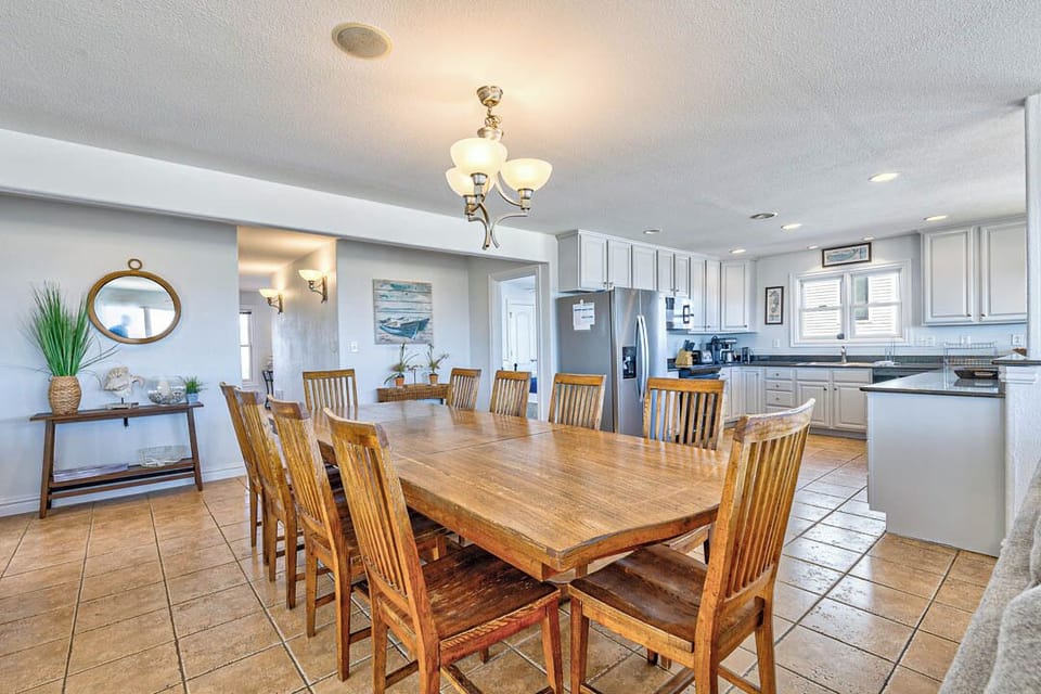 Mid-Level Dining Room with Table (seats 10)