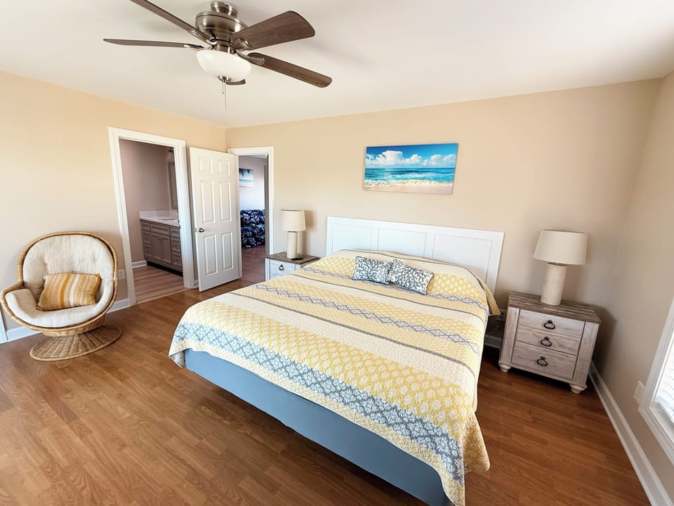 Bedroom 6 Up - 1 King Bed