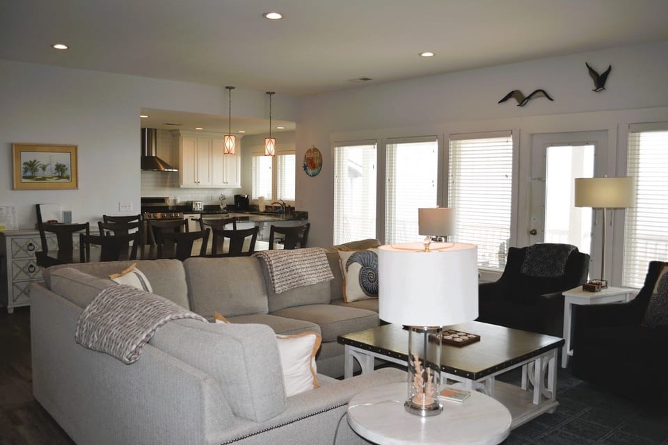 House, 5 Bedrooms | Living area