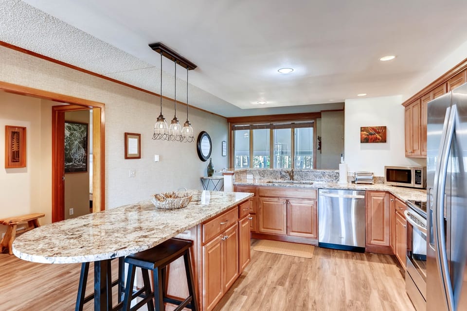 Condo, 2 Bedrooms | Private kitchen | Oven, coffee/tea maker