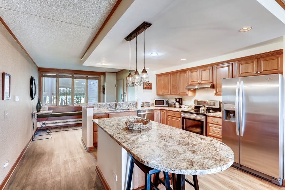 Condo, 2 Bedrooms | Private kitchen | Oven, coffee/tea maker