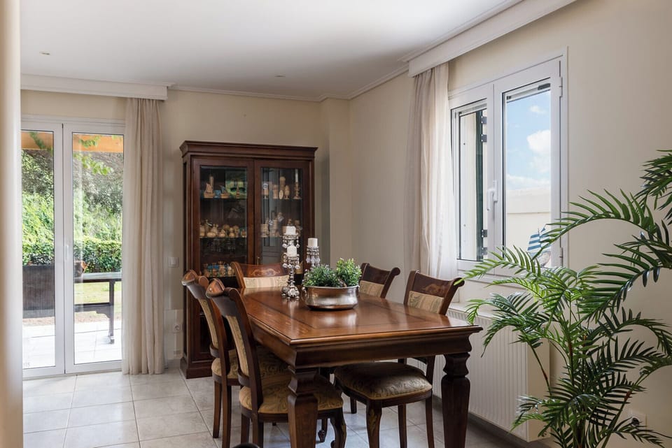 Myronis Villa Corfu Town
 Dining Area