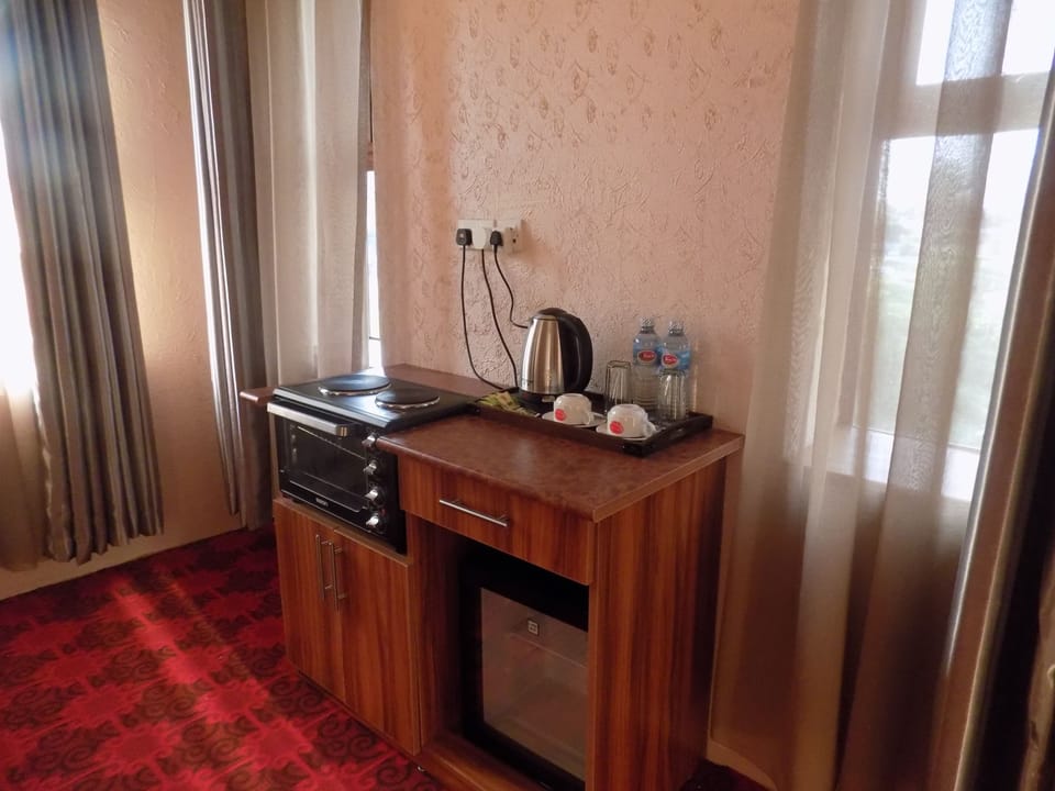 Deluxe Double Room | Private kitchenette | Electric kettle
