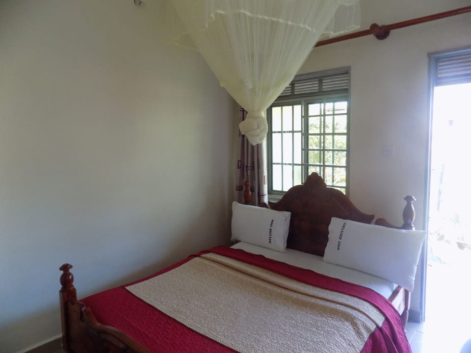 Standard Double Room | Desk, blackout drapes, free WiFi, bed sheets