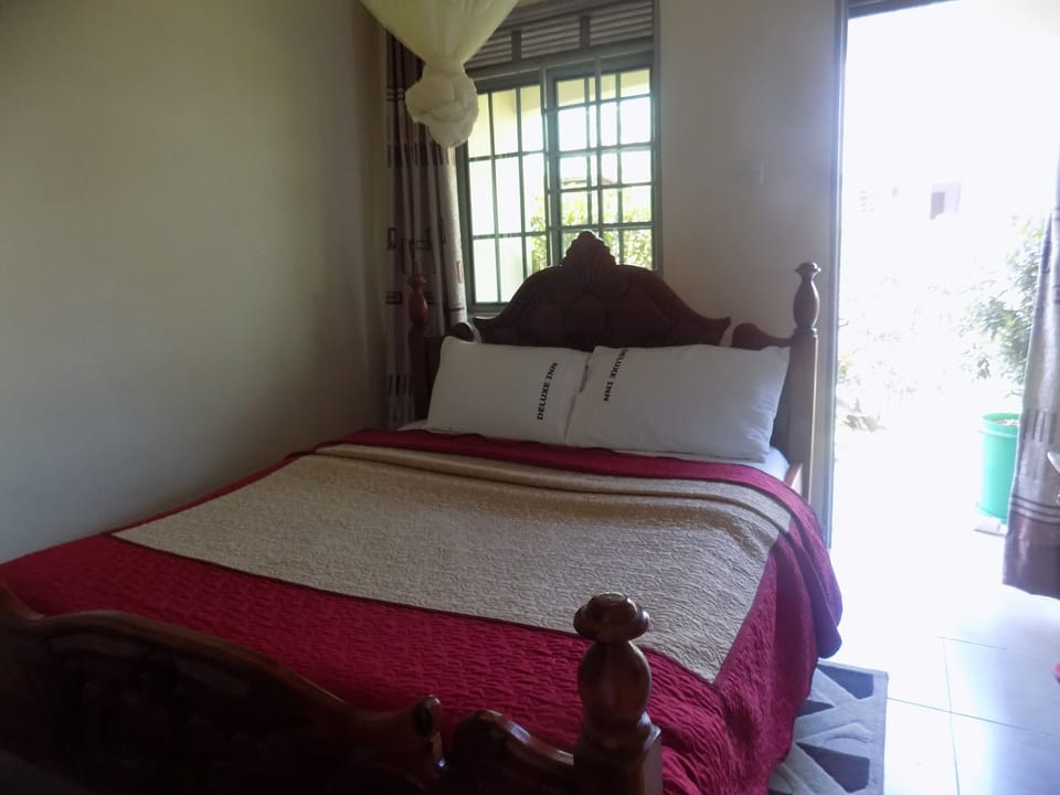 Standard Double Room | Desk, blackout drapes, free WiFi, bed sheets