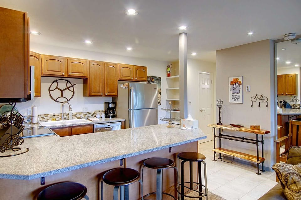 Enjoy cooking your meals in the fully equipped kitchen.