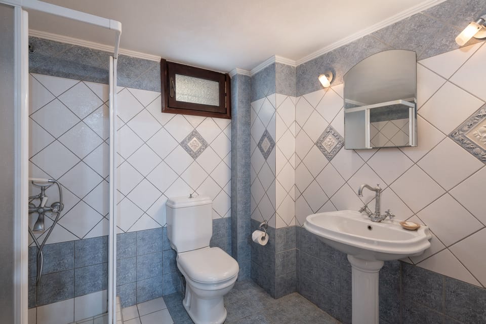 Traditional Villa, Multiple Bedrooms, Private Pool | Bathroom sink