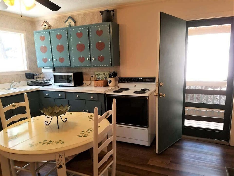 Bailey`s Cabin - Cozy Cabins Real Estate, LLC