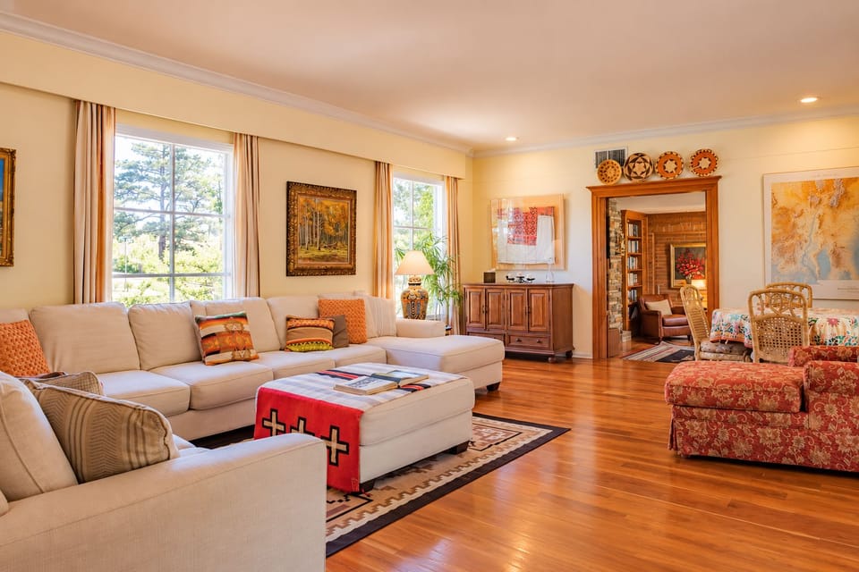 Casa Blanca Inn Bed and Breakfast in Farmington