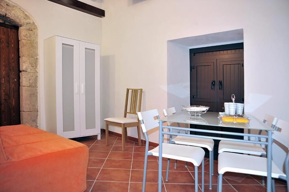 Studio | Living room | Flat-screen TV, pay movies