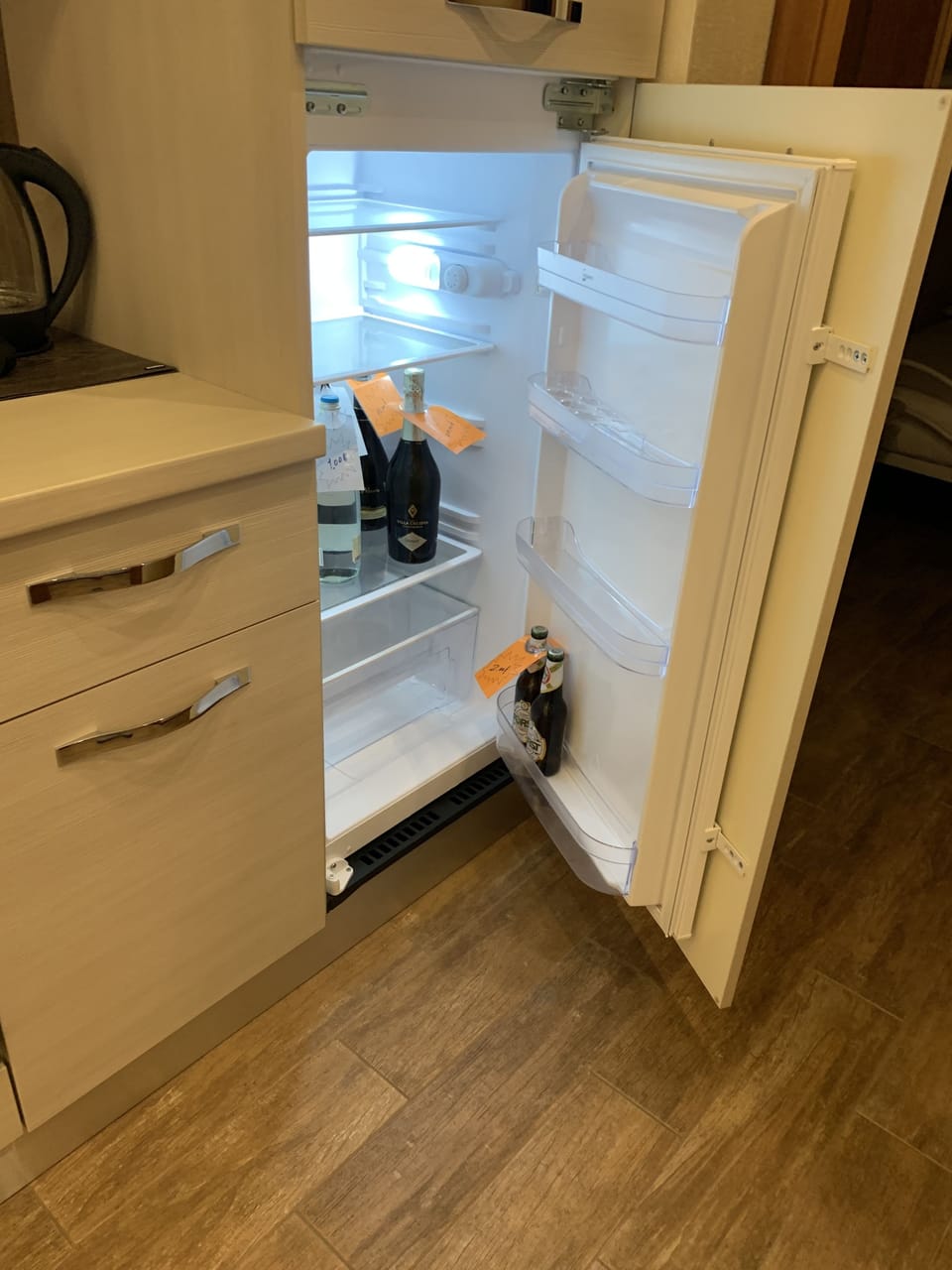 Quadruple Room | Private kitchen | Coffee/tea maker, stovetop, electric kettle, highchair