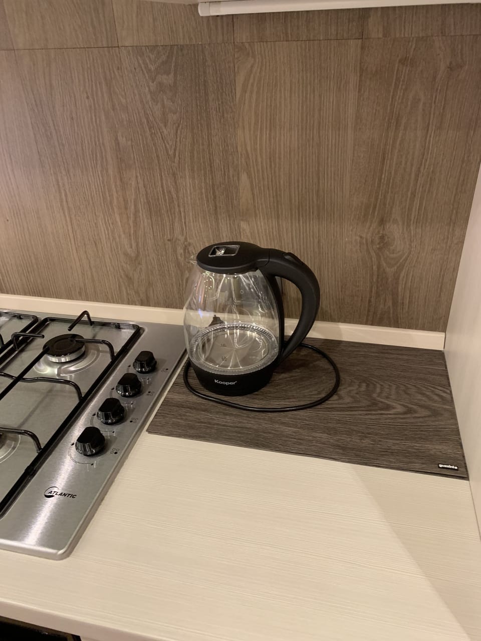 Quadruple Room | Private kitchen | Coffee/tea maker, stovetop, electric kettle, highchair