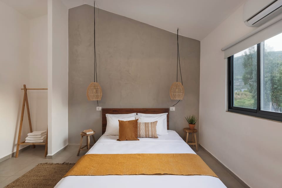 Comfort Double Room | Hypo-allergenic bedding available, desk, blackout drapes, WiFi (free)