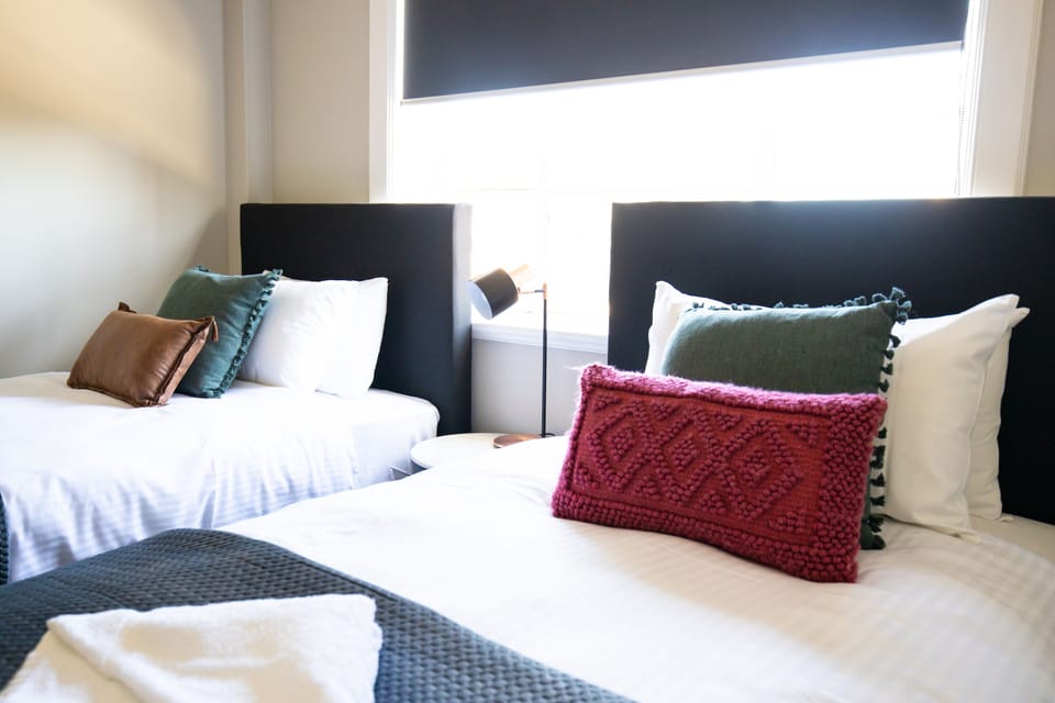 Standard Twin Room, Shared Bathroom | WiFi (free), bed sheets