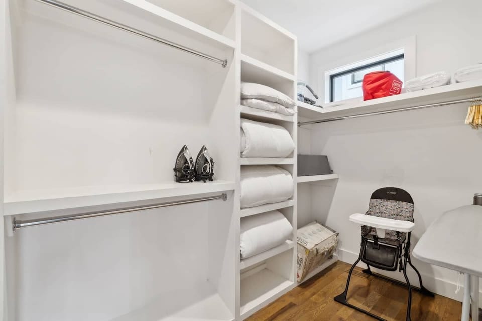 Master Bedroom — Closet — Eagle's Nest, Nashville home near Broadway