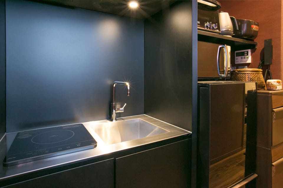 Private Vacation Home | Private kitchen | Full-size fridge, microwave, stovetop, electric kettle