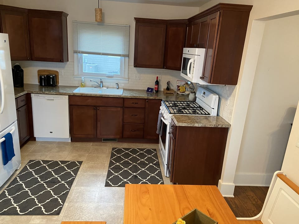 Full size kitchen 