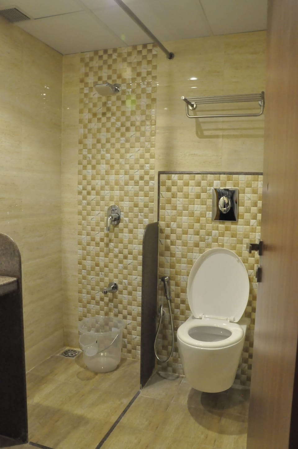 Shower, towels