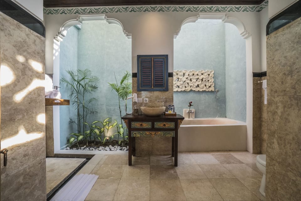 Villa, 3 Bedrooms | Bathroom | Shower, rainfall showerhead, free toiletries, hair dryer