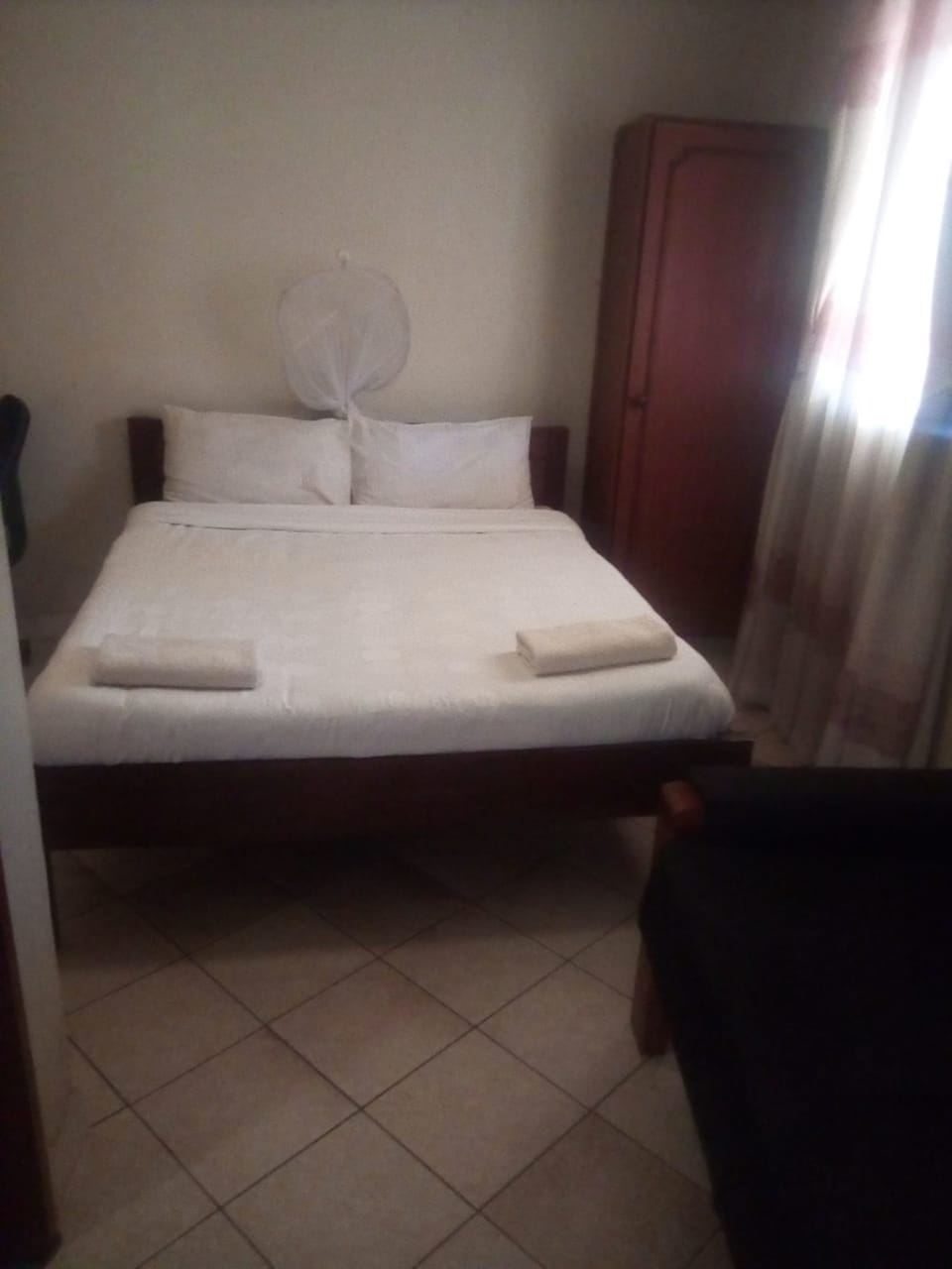 Twin Room | Desk, free WiFi, bed sheets