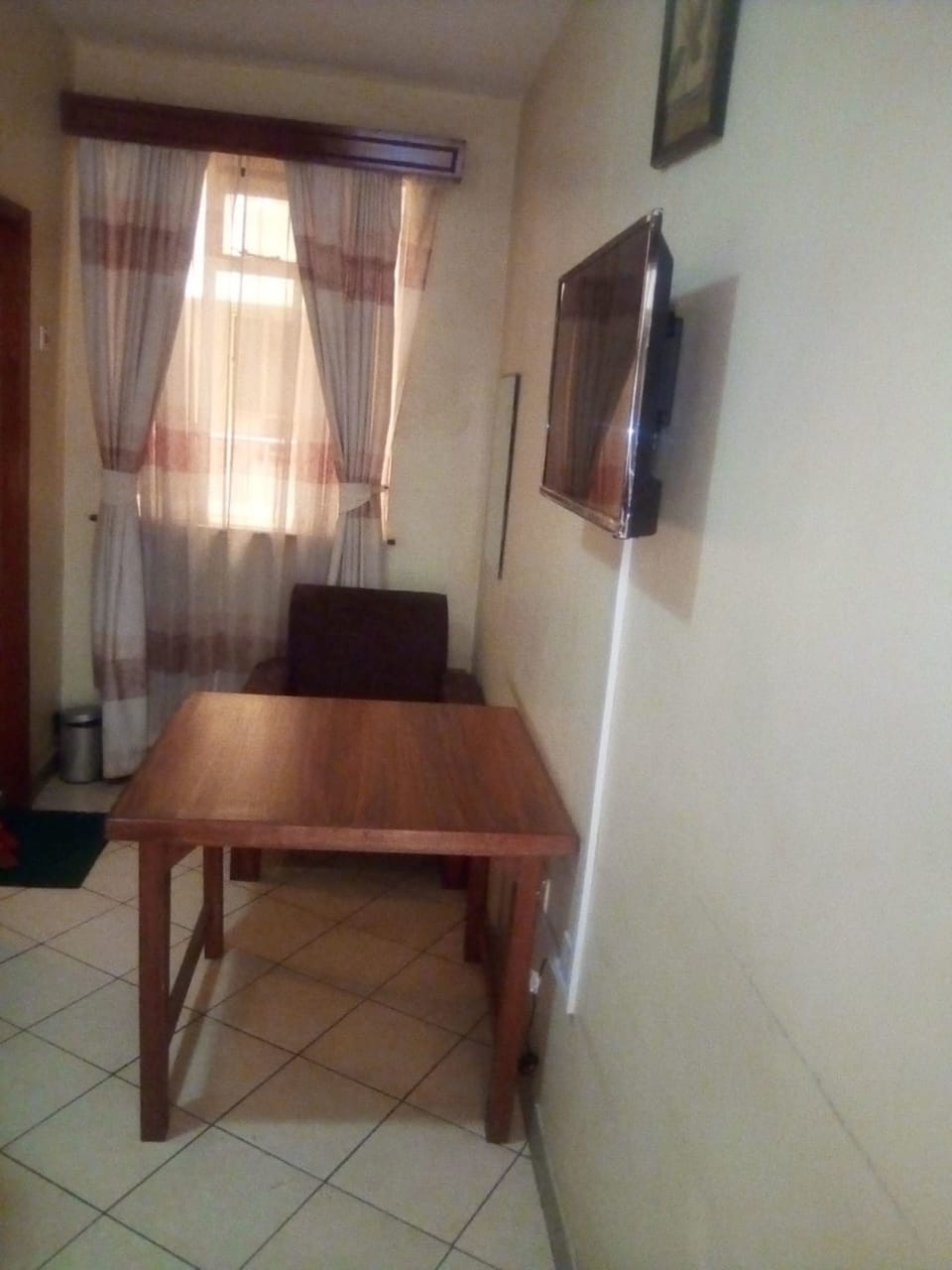Twin Room | Desk, free WiFi, bed sheets