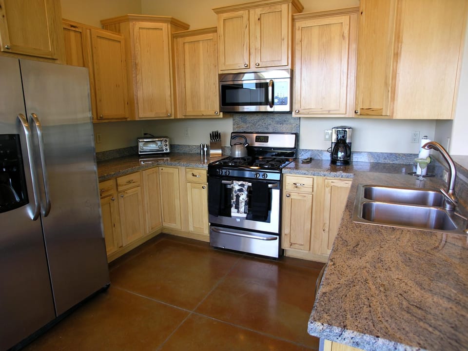 SKY LIGHT: Kitchen