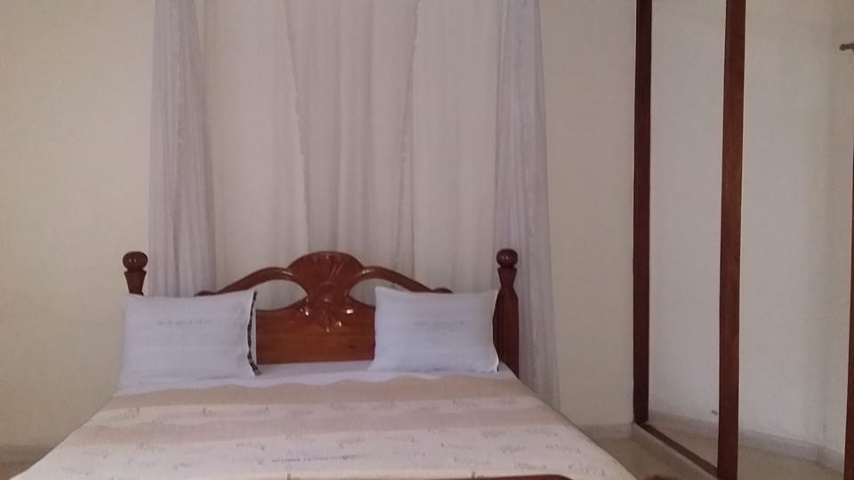 Double Room | Desk, blackout drapes, free WiFi, bed sheets
